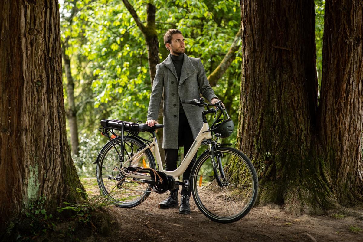 Neomouv Kalyso 2 ebike in the woods